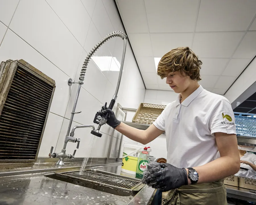 230418 header medewerker keuken 3